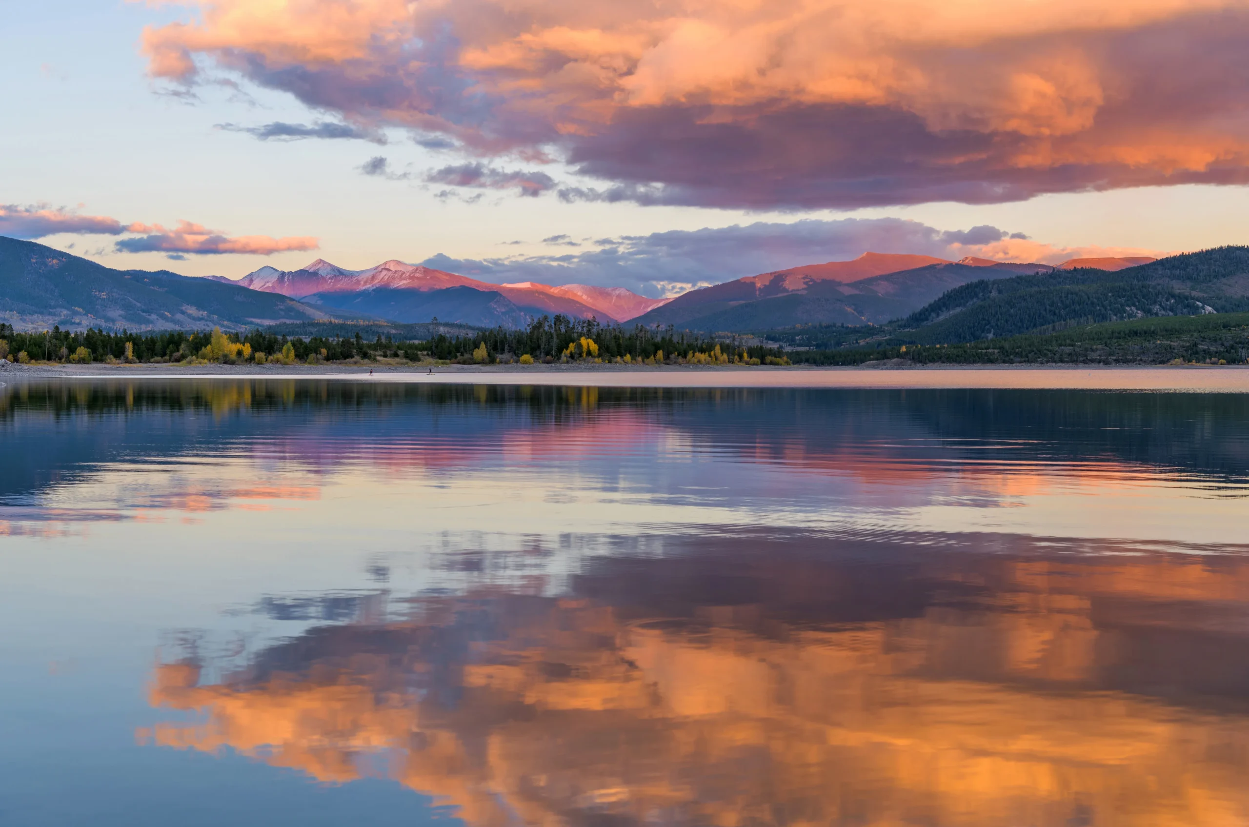 Sunset over Lake Dillon in Silverthorne, CO